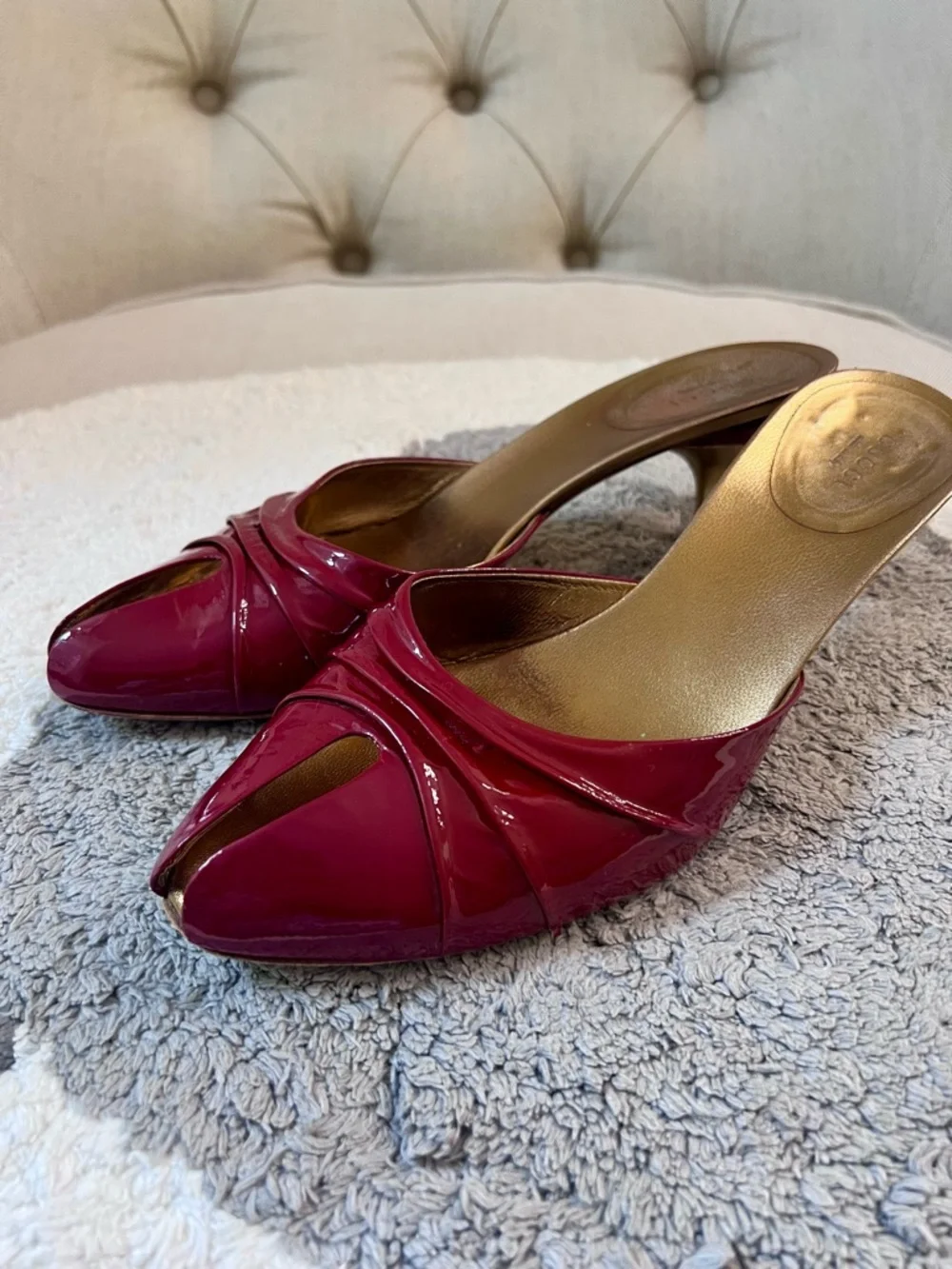 Gucci Red Patent Leather Pointed-Toe Mules - Picture 9 of 9